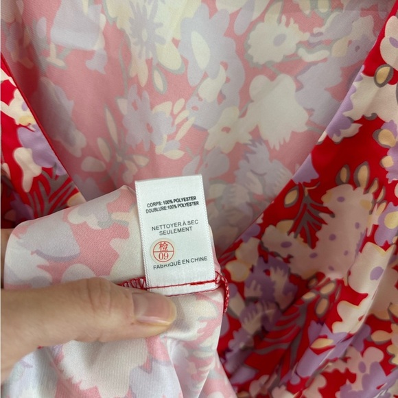 ASTR Floral Flutter Sleeve Blouse In Red Lilac Floral - Size Extra Large XL - Picture 7 of 12